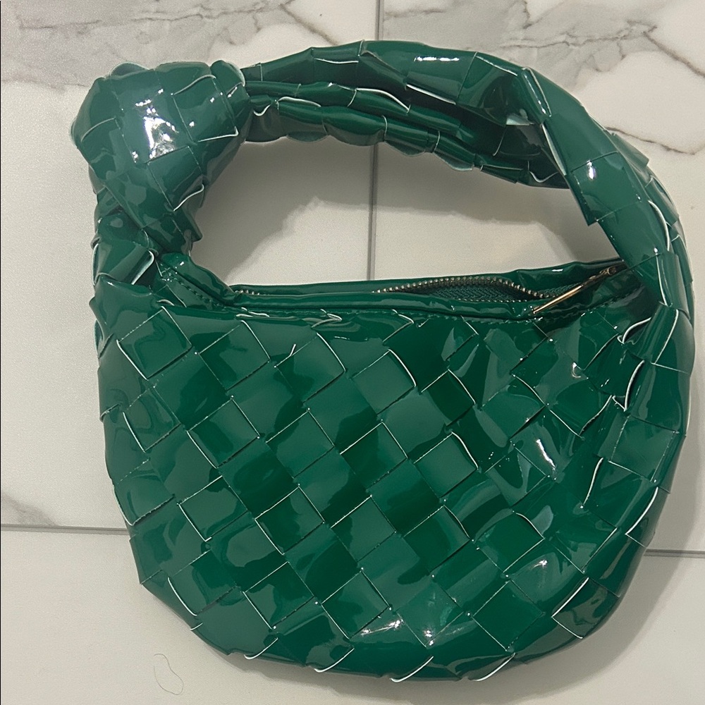 Green Woven Knot-Handle Bag
